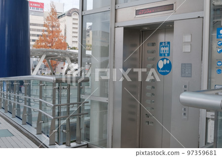 綠洲21電梯 綠洲21電梯 97359681