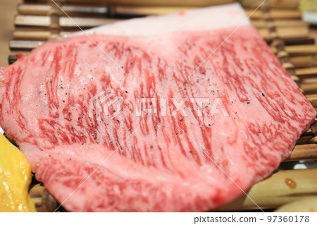 Kuroge Wagyu Beef Yakiniku (sirloin) Kuroge Wagyu Beef Yakiniku (sirloin) 97360178