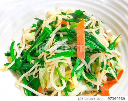Chinese stir-fried chives and bean sprouts Chinese stir-fried chives and bean sprouts 97360689