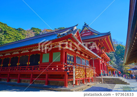Side view of Tsurugaoka Hachimangu Shrine (main shrine) in Kamakura City, Kanagawa Prefecture in autumn 97361633