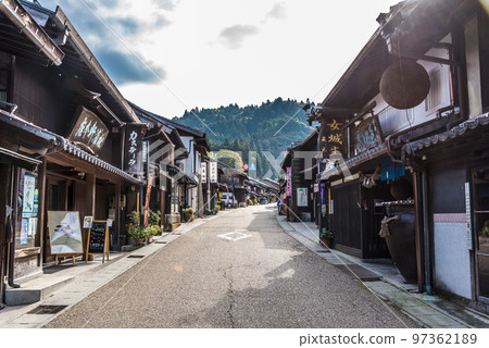 《岐阜縣》秋天的城下町惠那市岩村町的紅葉 97362189