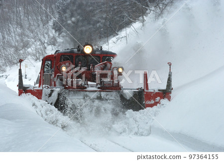 Yonesaka Line Uzen Matsuoka - Isa Territory JR East DD14-317 + DE10-1680 (Nagaoka) Tokusetsu 97364155