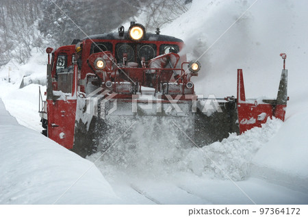 米坂線 Uzen Matsuoka - Isa Territory JR East DD14-317 + DE10-1680 (Nagaoka) Tokusetsu 97364172