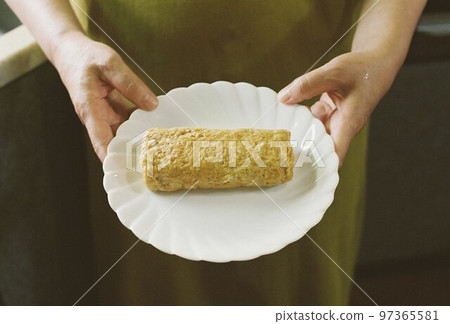 完成自製的玉子燒 完成自製的玉子燒 97365581