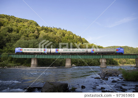 Kiha 283 series running on the Sekihoku Main Line Kiha 283 series running on the Sekihoku Main Line 97365903