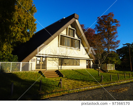 Dwelling site observation house where you can see restored pit dwellings in Kasadera Park (Minami Ward, Nagoya City, Aichi Prefecture) November 2022 Dwelling site observation house where you can see restored pit dwellings in Kasadera Park (Minami Ward, Nagoya City, Aichi Prefecture) November 2022 97366570