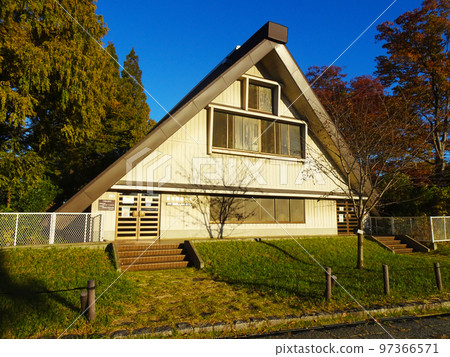 Dwelling site observation house where you can see restored pit dwellings in Kasadera Park (Minami Ward, Nagoya City, Aichi Prefecture) November 2022 97366571