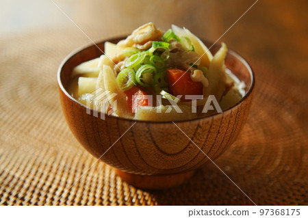 熱豬肉湯 熱豬肉湯 97368175