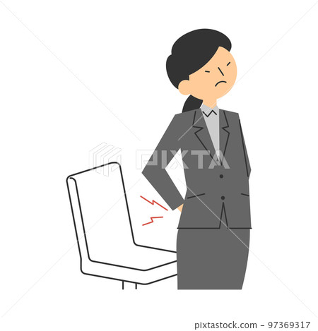 一個黑髮女人從椅子上站起來伸展臀部 97369317