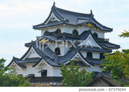 [Japan's Top 100 Castles] Hikone Castle National Treasure Tower 1 seen from the east Hikone City, Shiga Prefecture 97370044