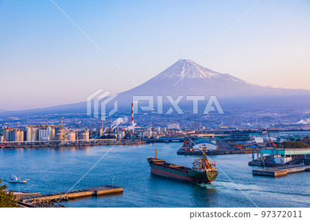 （靜岡縣）田子之浦港往返富士山的船 97372011