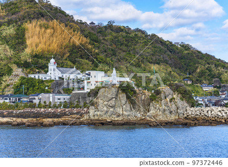 【日本九州】長崎灣神之島天主教神島教堂斗篷上的聖母像。 【日本九州】長崎灣神之島天主教神島教堂斗篷上的聖母像。 97372446