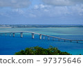 從伊良部島的牧山展望台看到的伊良部大橋 97375646