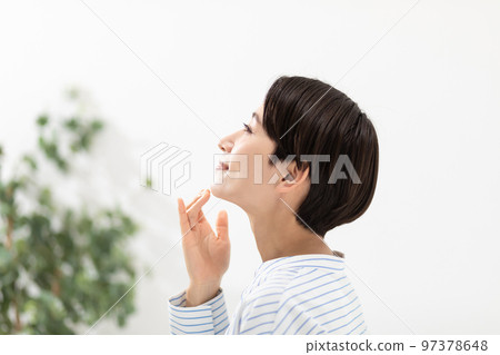 護膚女性 97378648