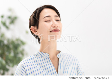 護膚女性 護膚女性 97378675