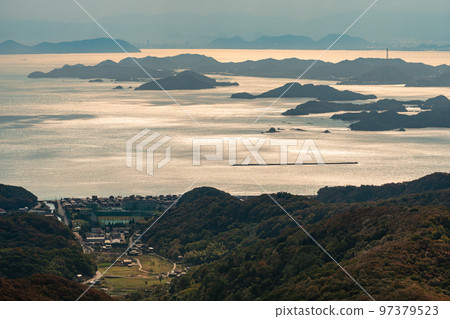 秋天的瀨戶內海[從岡山縣錦江山眺望] 97379523