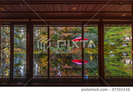 Autumn leaves of the former Chikurin-in (Sakamoto, Otsu City, Shiga Prefecture) 97381438