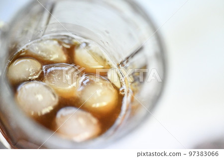 Ice drink, ice drink, whiskey in a glass 97383066