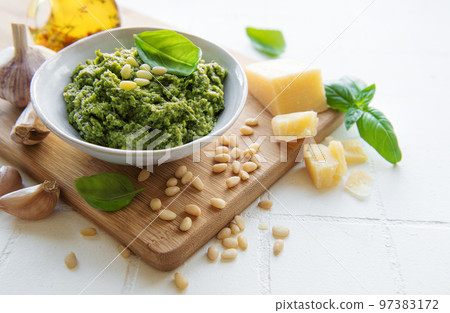 Green basil pesto 97383172