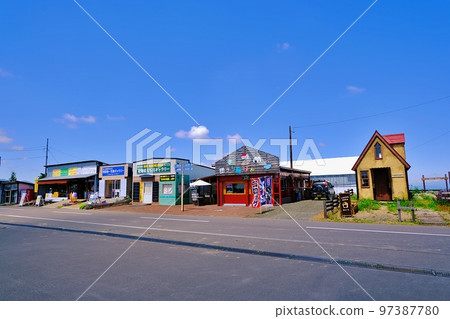 夏季的北海道美瑛町“北星之丘展望台公園店” 97387780