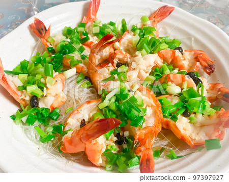 Chinese home-cooked garlic shrimp (black tiger steamed with garlic) 97397927