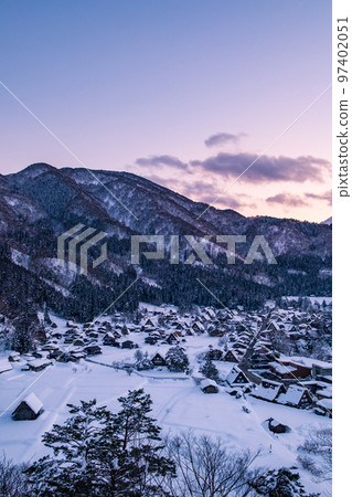 冬天的白川鄉(夜景) 冬天的白川鄉(夜景) 97402051