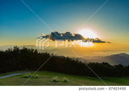 雲邊寺的紅葉，照亮後的景色令人印象深刻 97403490