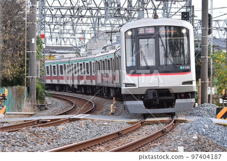 Railway Tokyu Series 5000 5105F (Nagatsuda) 97404187