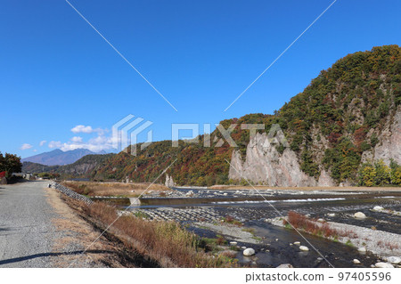 Kamanashi River (Nirasaki City, Yamanashi Prefecture) Kamanashi River (Nirasaki City, Yamanashi Prefecture) 97405596