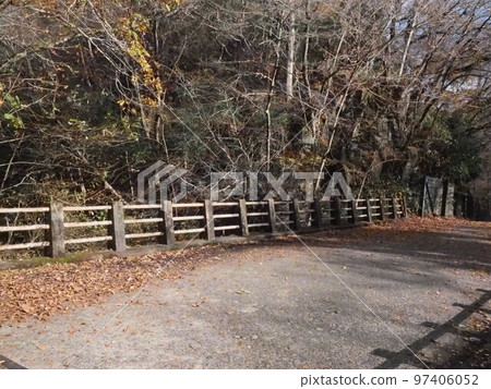 Wooden fence 97406052