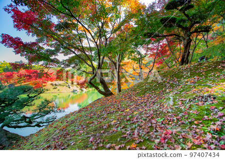 栗林公園的紅葉最好 栗林公園的紅葉最好 97407434