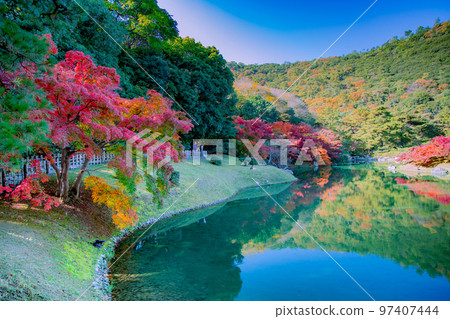栗林公園的紅葉最好 栗林公園的紅葉最好 97407444
