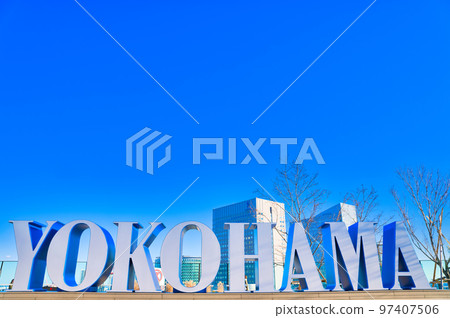 [Kanagawa Prefecture] Blue sky and YOKOHAMA 97407506