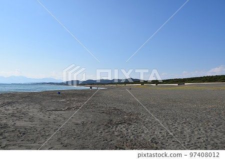 Fall fishing at Shonan Hiratsuka Beach Park 97408012