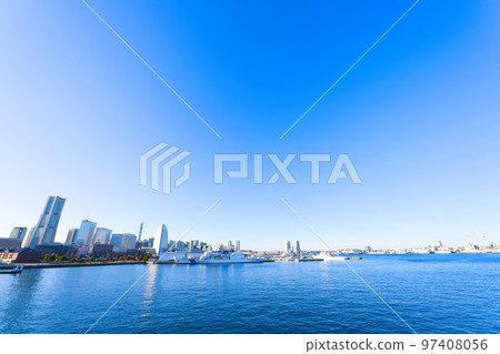 [Kanagawa Prefecture] Yokohama Minato Mirai in January, Blue Sky 97408056