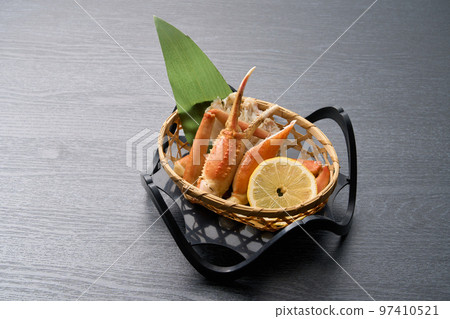 Japanese cuisine, salt-boiled snow crab Japanese cuisine, salt-boiled snow crab 97410521