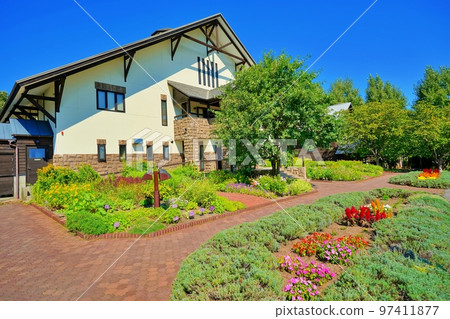 Farm Tomita Hanatoya (Nakafurano-cho, Hokkaido) 97411877