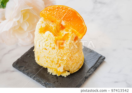 Oven-made tangerine cake 97413542