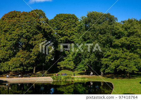 奧斯陸挪威皇家公園的美麗風景 奧斯陸挪威皇家公園的美麗風景 97418764
