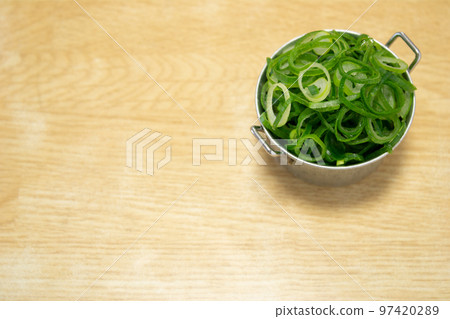 Chopped green onion 97420289