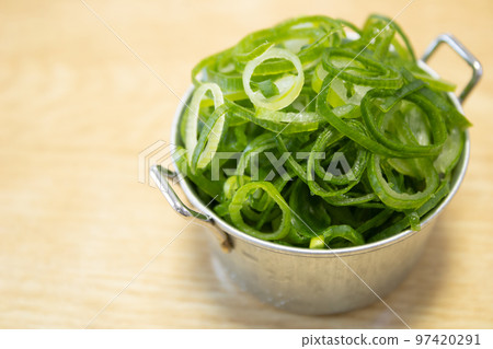 Chopped green onion 97420291
