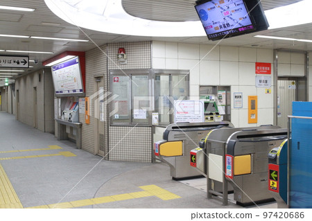 Gamo 4-chome Station ticket gate on the Imazatosuji Line 97420686