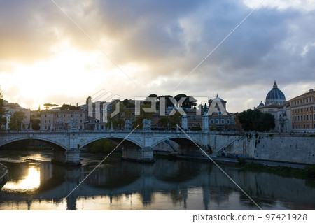 意大利羅馬台伯河的景色 97421928