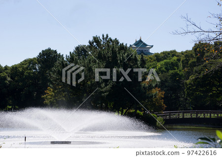 公園內的噴泉，可欣賞名古屋城 1 97422616