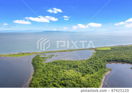 Kunashiri Island seen from Notsuke Peninsula (Betsukai Town, Hokkaido) 97425220