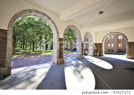 北海道大學農學部本館/門廊（北海道札幌市） 97427172