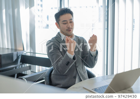 商務人士 商人 男性白領 97429430