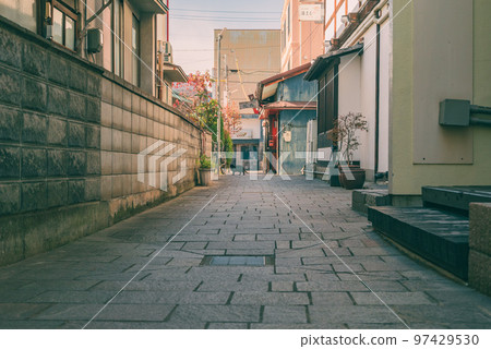 Back alley scenery [Matsumoto City] 97429530