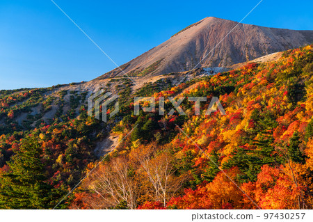 《Fukushima Prefecture》Autumn Tengu Garden・Autumn Bandai Azuma Skyline 《Autumn leaves at its peak》 97430257
