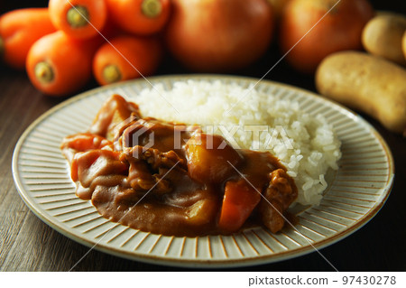 Curry and rice  97430278